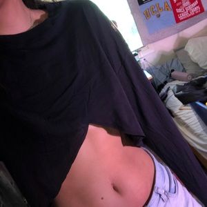 Cropped long sleeve black t-shirt